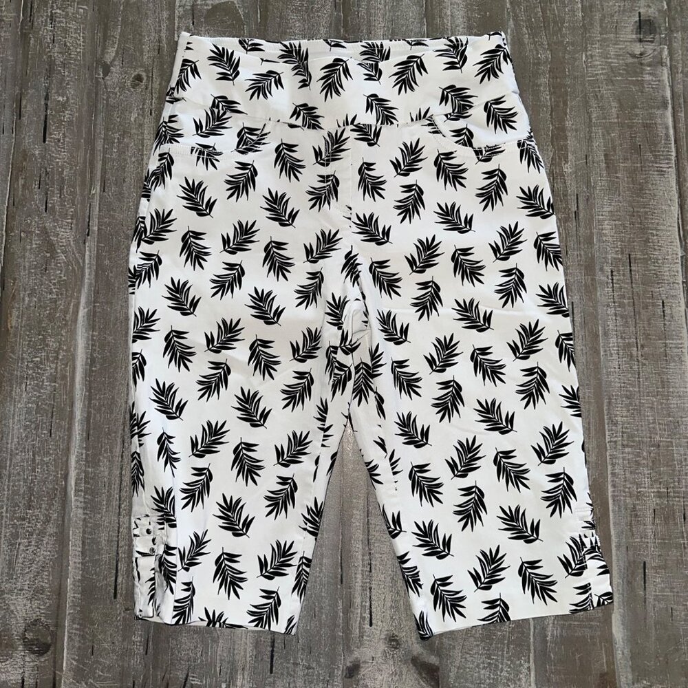 Hearts Of Palm Womens Capri Pants Size 8 White Black Palm Print Stretch Tropical